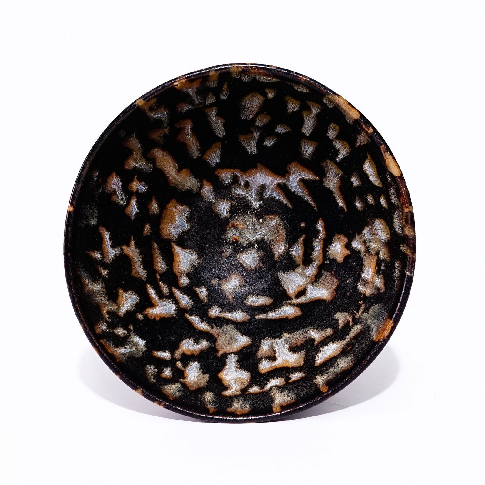 A  Jizhou ware cup with patterns in the Song Dynasty (1 of 4)