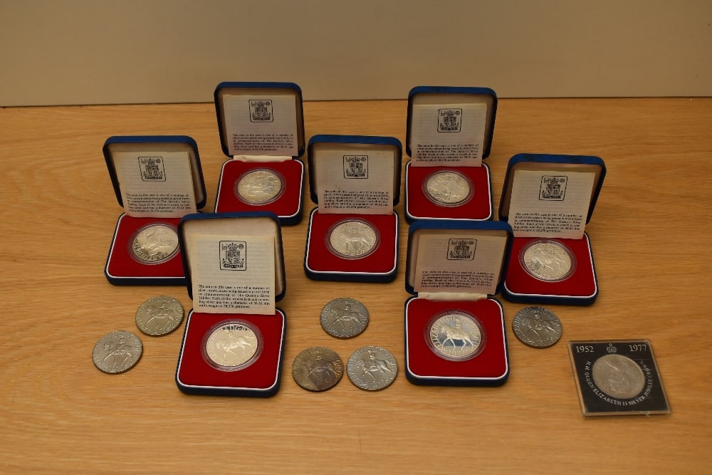 A collection of Seven GB 1977 Queen Elizabeth II Silver Jubilee Crowns in Proof Silver, all in cases (1 of 2)