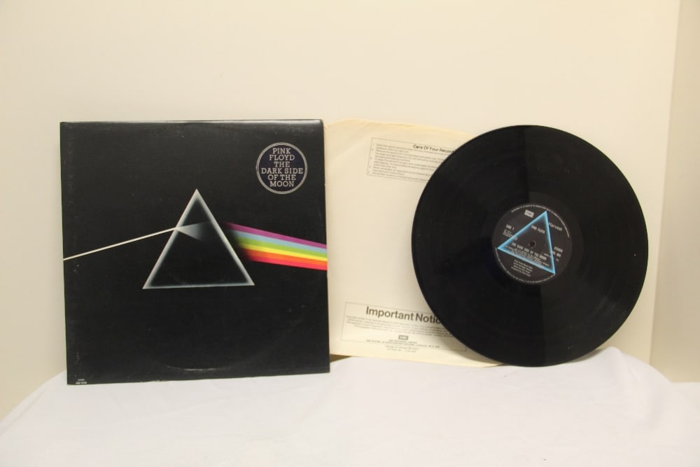 A Pink Floyd DSOTM with 2 original posters - a nice piece in VG+/VG+ with posters in lovely (1 of 3)