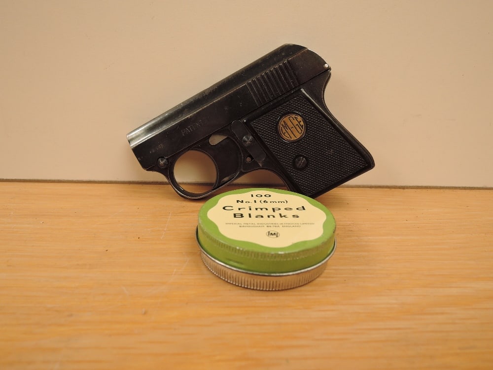A EM-GE Model 3 6mm Blank Firing Pistol with tin of blanks,: A EM-GE Model 3 6mm Blank Firing Pistol with tin of blanks,