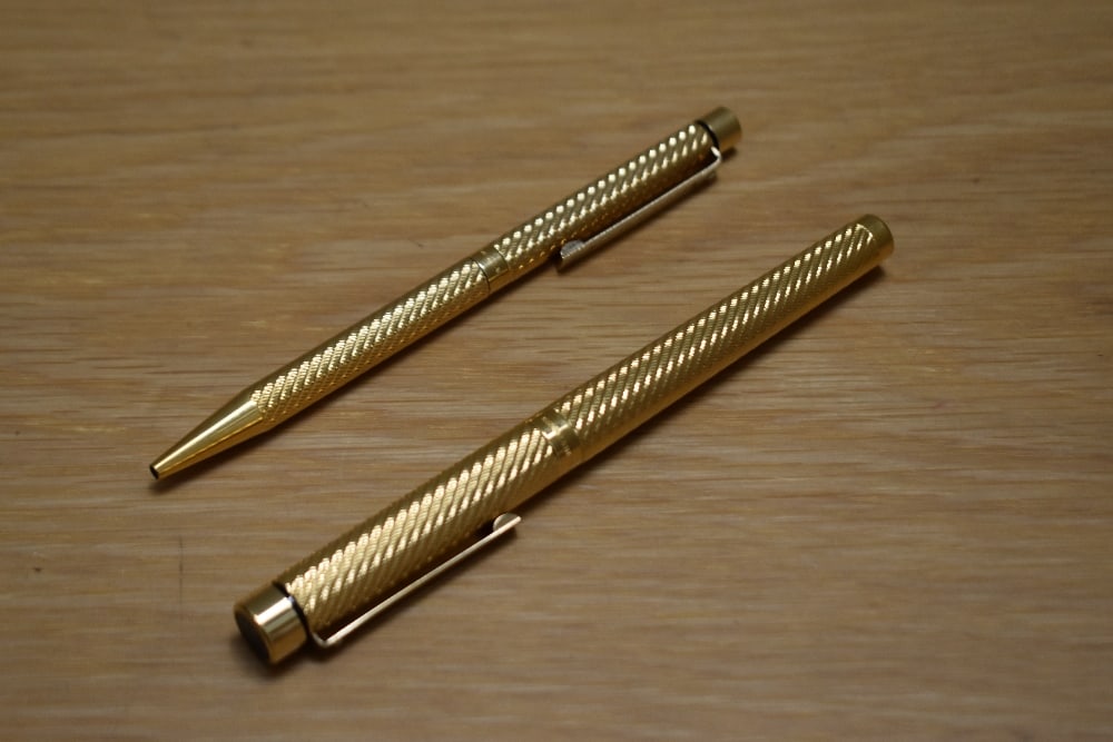 A Sheaffer Targa 1013 Classic converter cartridge fill fountain pen and ballpoint pen in gold plated (1 of 3)