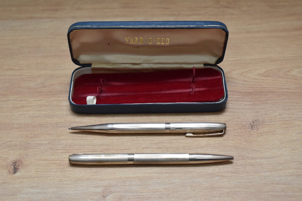 A cased Yard o Led propelling pencil and ballpoint pen in hallmarked silver (1 of 1)