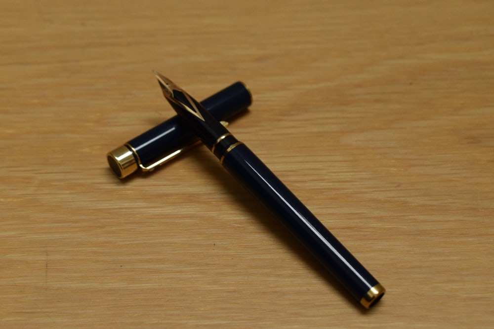 A Sheaffer Targa 1029 Classic converter cartridge fill fountain pen laque hermes green having (1 of 3)