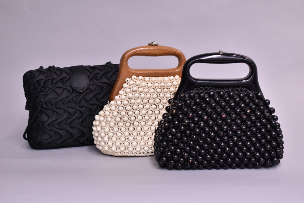 Three small structural ladies bags. A 1970s handbag, heavily beaded with spherical wooden beads (1 of 11)