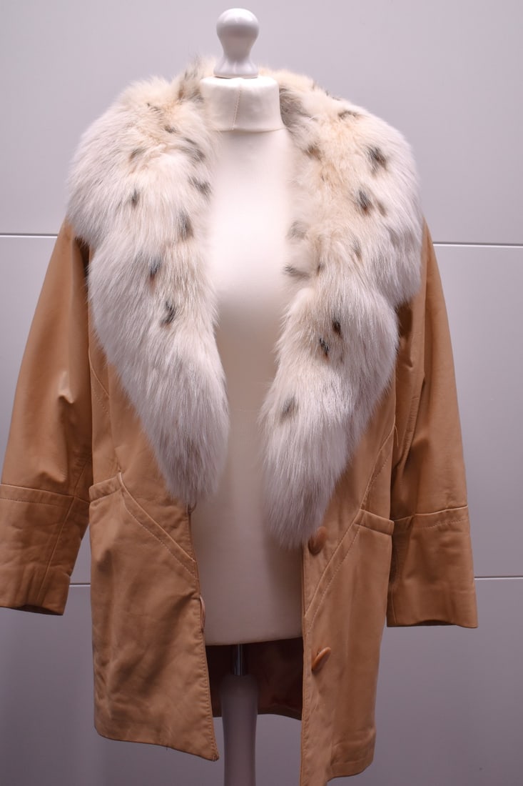 A J. Percy for Marvin Richards Made in U.S.A. 3/4 length coat in beige leather, featuring a dramatic (1 of 7)