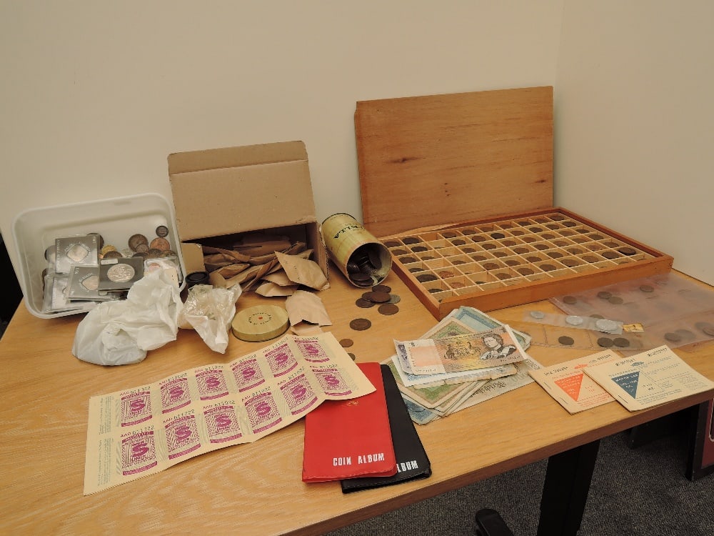 A collection og GB & World Coins including a wooden box, tin and card box of GB Queen Victoria to (1 of 8)