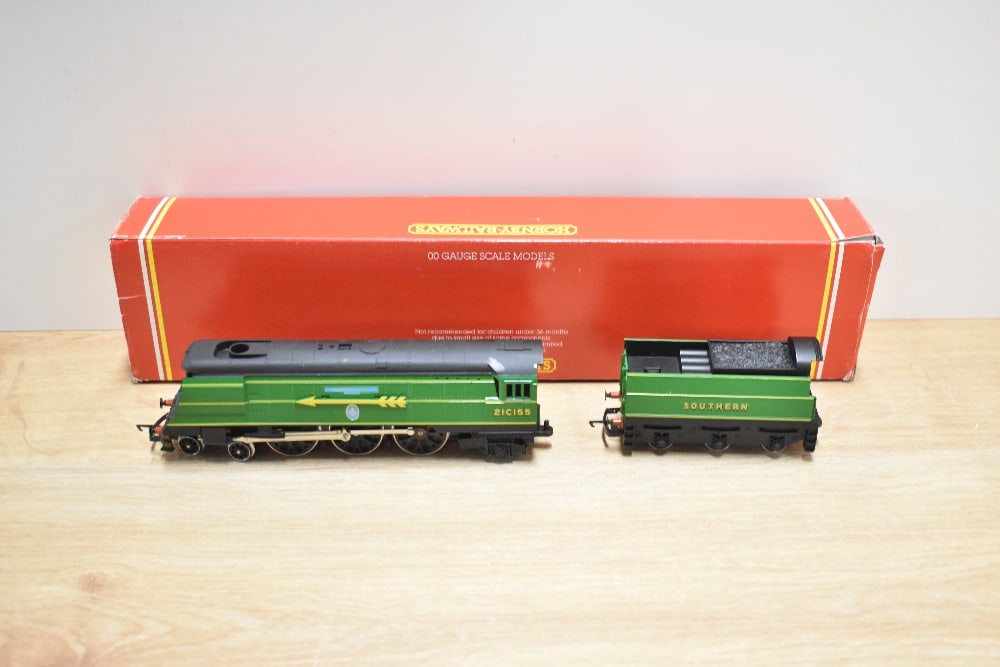 A Hornby 00 gauge R866 Southern 4-6-2 Fighter Pilot Loco & Tender 21C155, in original box with inner: A Hornby 00 gauge R866 Southern 4-6-2 Fighter Pilot Loco & Tender 21C155, in original box with inner packaging, very little use