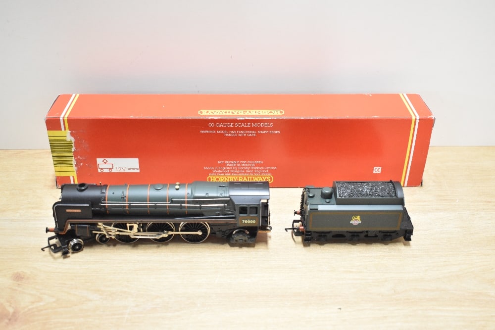 A Hornby 00 gauge R190 BR 4-6-2 Britannia Loco & Tender 70000, in original box with inner packaging, (1 of 2)