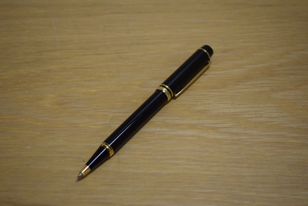 A Waterman Le Mans 100 Opera ballpoint pen in black with gold trim: A Waterman Le Mans 100 Opera ballpoint pen in black with gold trim