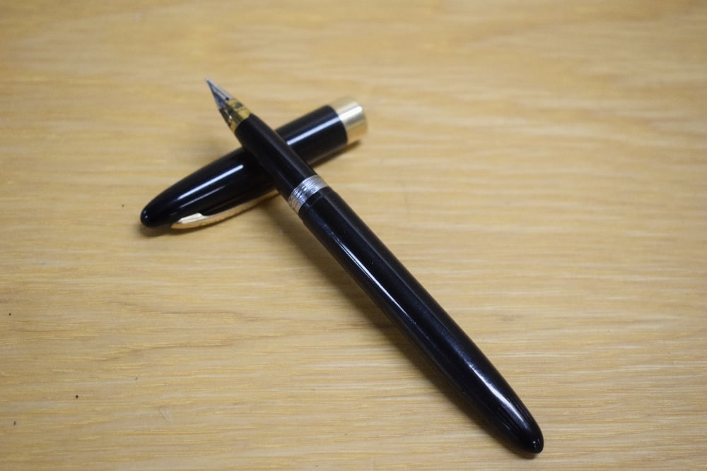 A Sheaffer Touchdown fill fountain pen in black no white spot having Sheaffer Australia nib (1 of 3)