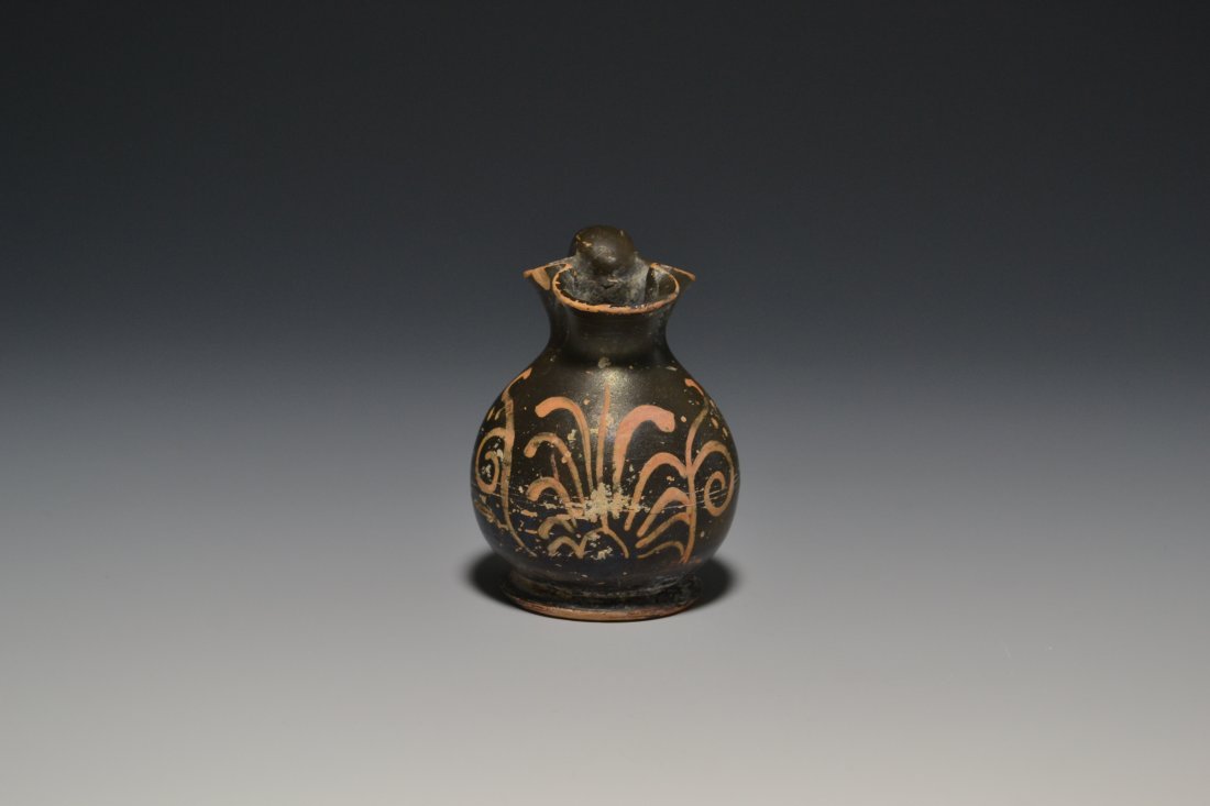 AN APULIAN XENON WARE TREFOIL OINOCHOE: 36 AN APULIAN XENON WARE TREFOIL OINOCHOE