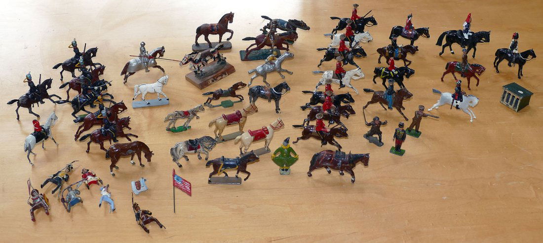 Lot Of Vintage Toy Soldiers & Figures - Britains, Warren Lines, Etc (1 of 12)