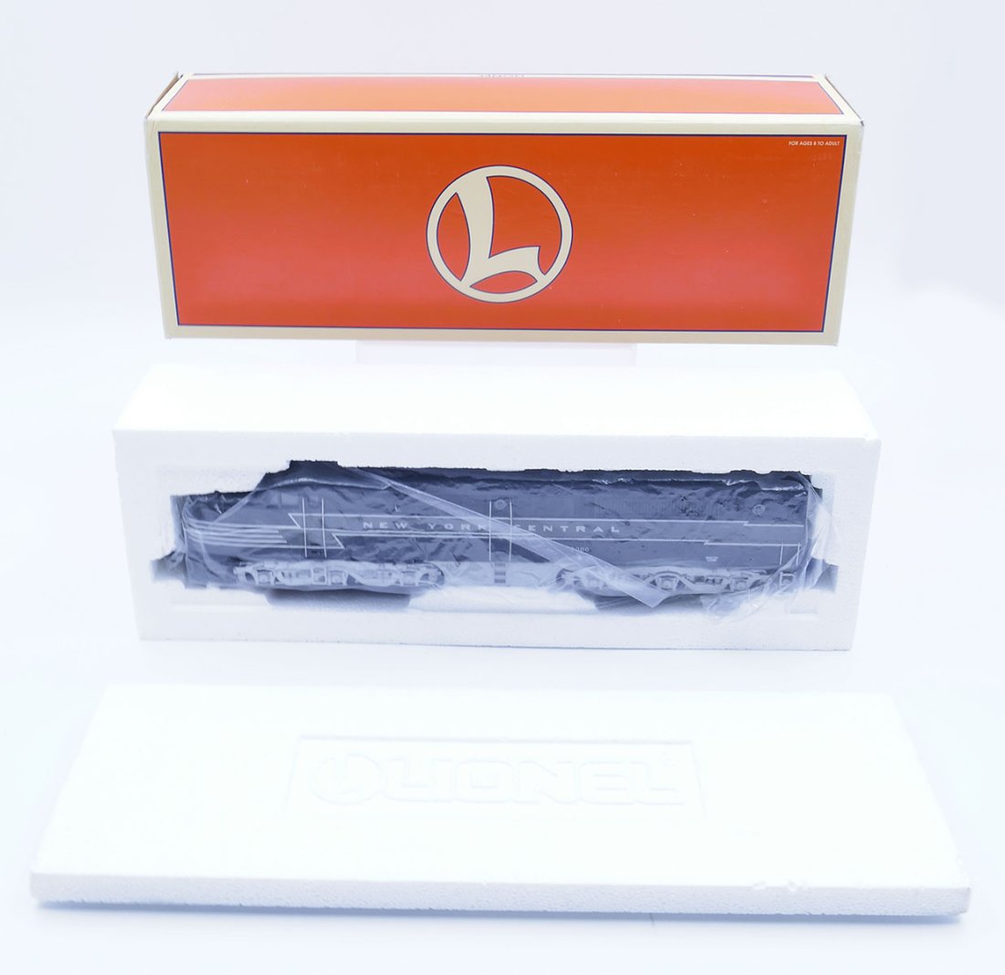 Lionel 18953 2000 NY System Alco PA-1 Diesel Locomotive - In Original Box (1 of 7)