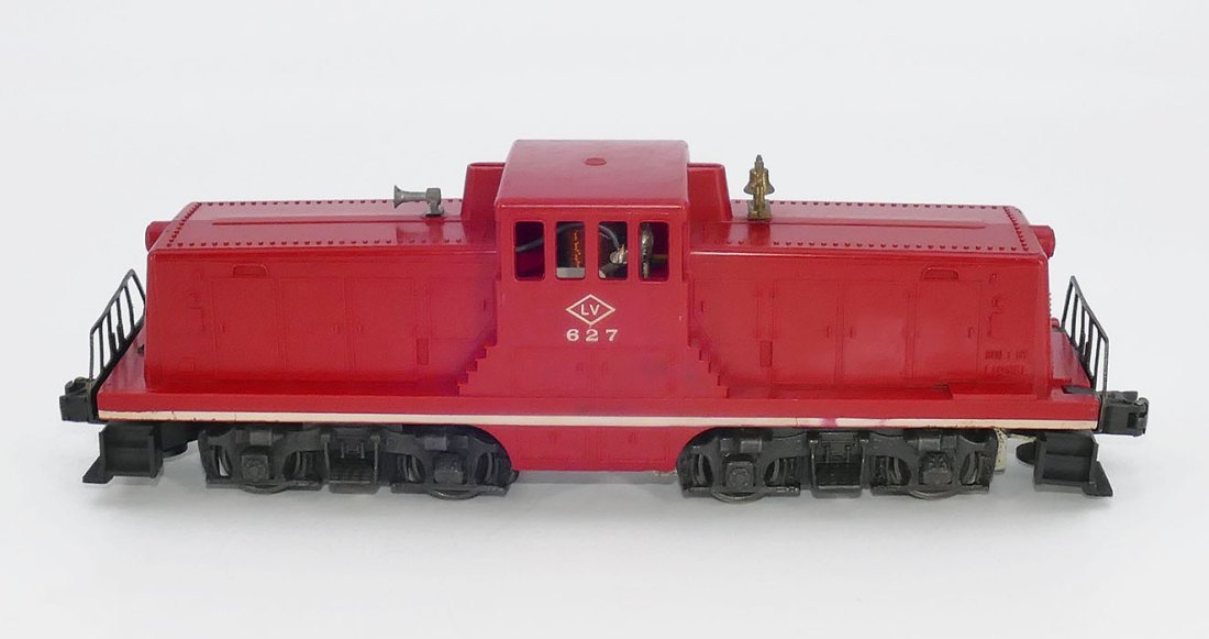 Lionel 625 Lehigh Valley 44 Ton Diesel Switcher Postwar Locomotive: Lionel 625 Lehigh Valley 44 Ton Diesel Switcher Postwar Locomotive. In Very Good Condition.