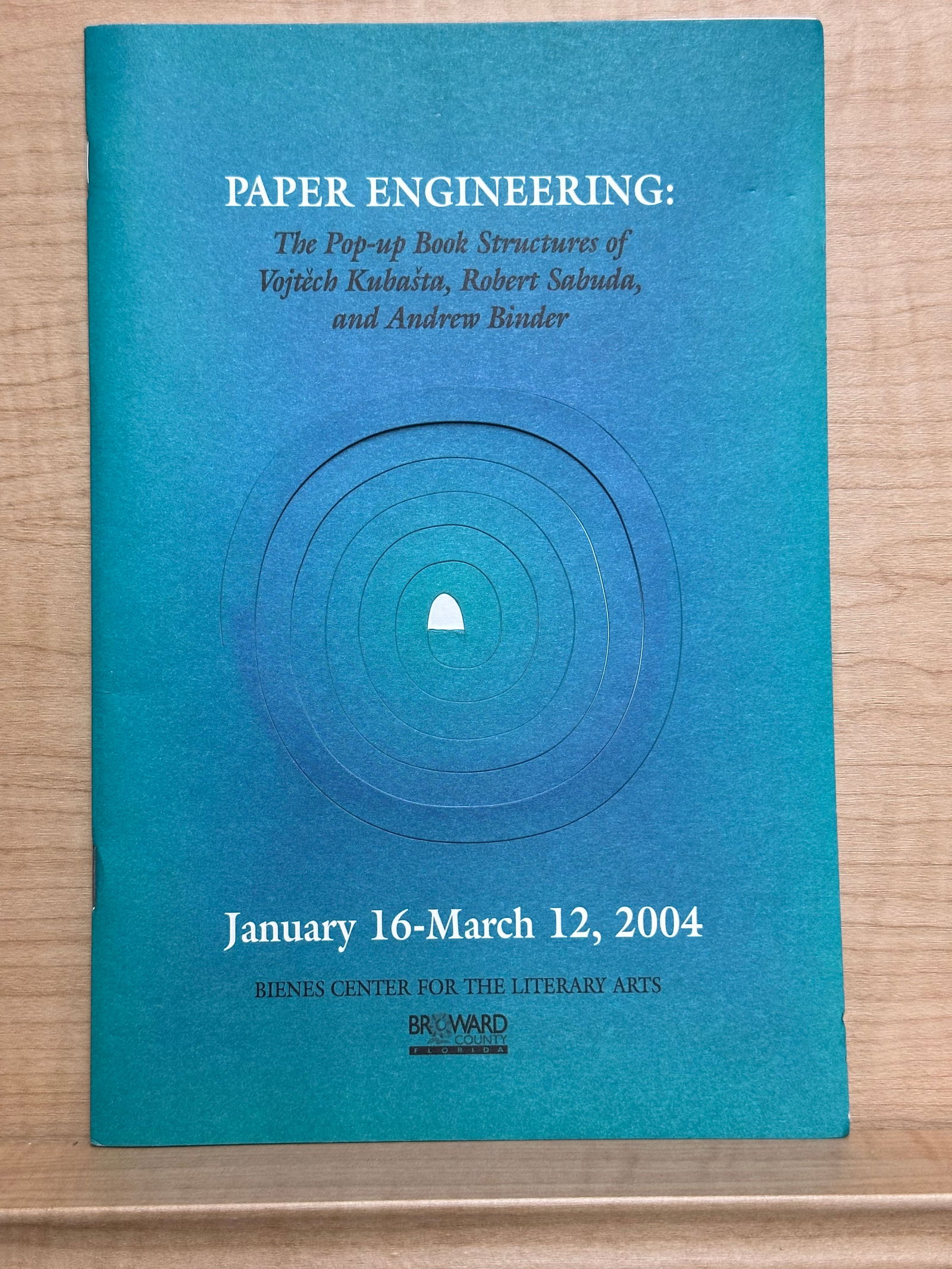 Pop-Up Books PAPER ENGINEERING 2004 Sabuda Kubasta Binder (1 of 7)