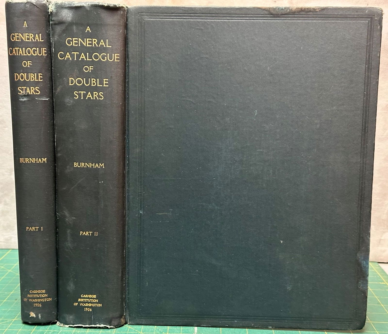 Astronomy CATALOGUE OF DOUBLE STARS Burnham 2v Association Copy: Burnham, Sherburne Wesley [Association Copy: Oliver Justin Lee and Roy Marshall]. A General Catalogue of Double Stars Within 121° of the North Pole : Part I. The Catalogue [and] Part II. Notes to the