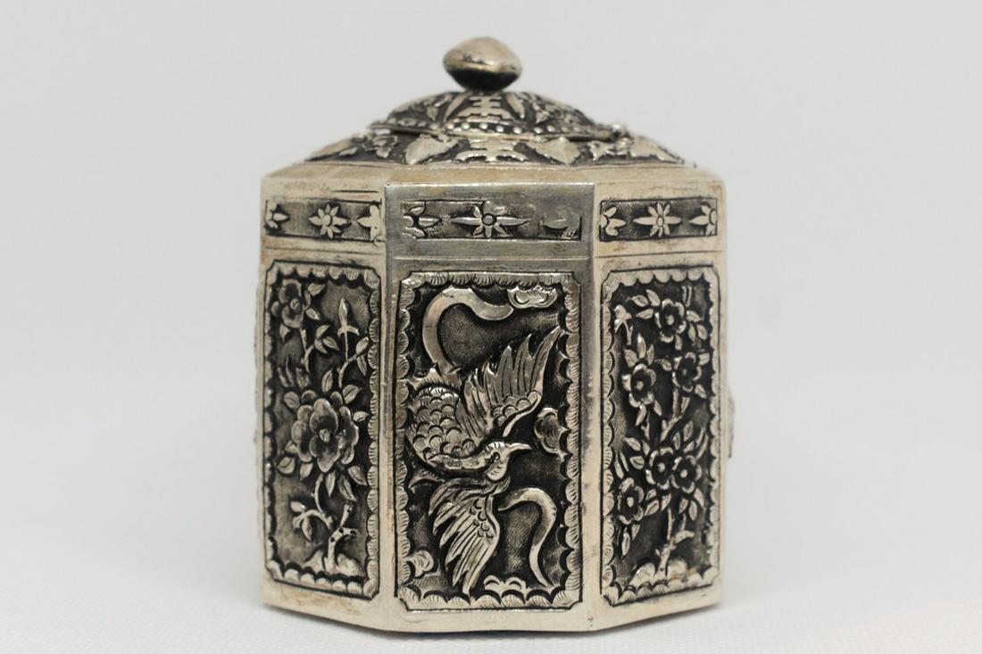 A 19th Century Chinese Export Silver Tea Caddy (1 of 7)