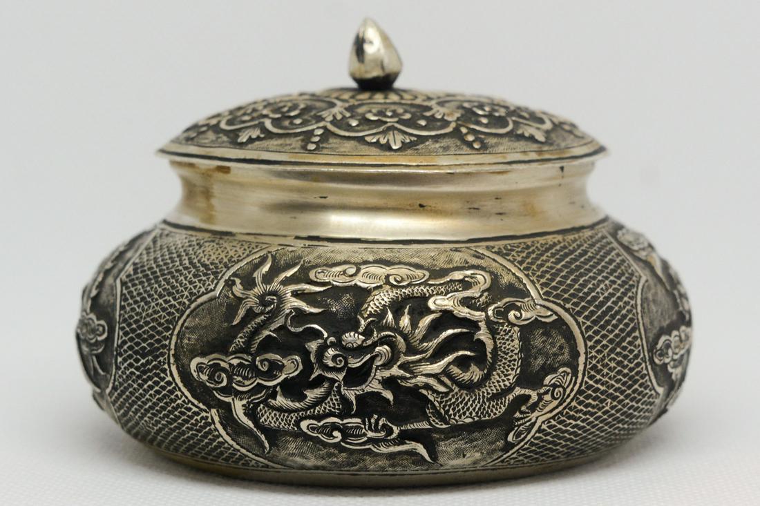 A 19th Century Chinese Export Silver Container (1 of 7)