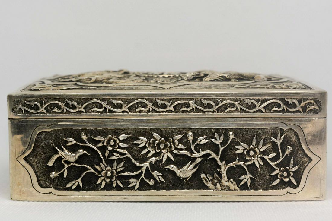 A 19th Century Chinese Export Silver Box (1 of 8)