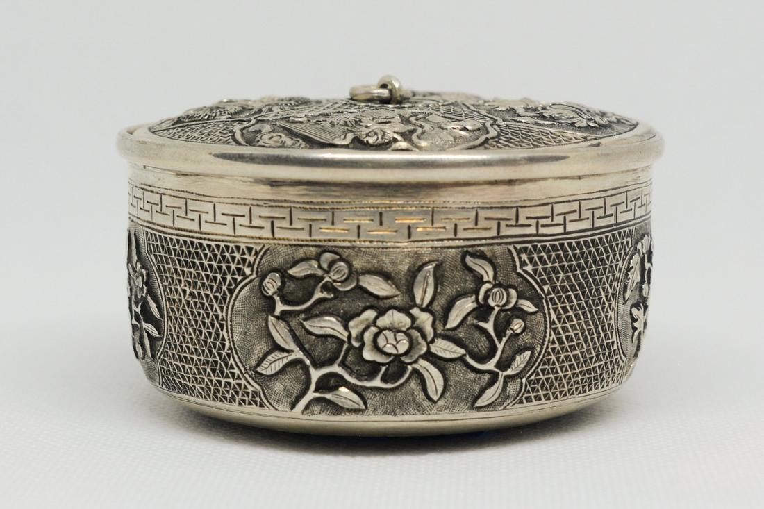 A 19th Century Chinese Export Silver Container (1 of 7)