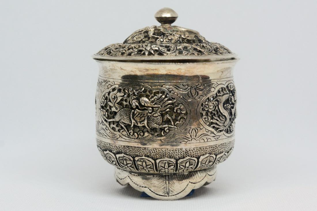 A 19th Century Chinese Export Silver Container (1 of 6)