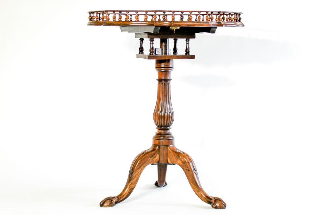 An 18th Century Colonial Rosewood Tripod Table (1 of 18)
