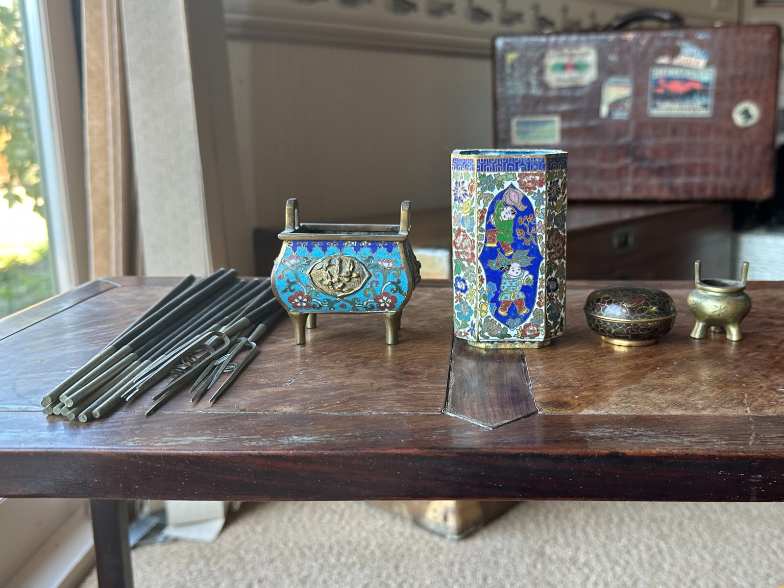 A lot of Assorted Chinese items (1 of 3)