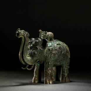 WESTERN ZHOU PURE SILVER ELEPHANT STATUE: WESTERN ZHOU PURE SILVER ELEPHANT STATUE; H:16cm L:20cm W:10.5cm Wt:3000g