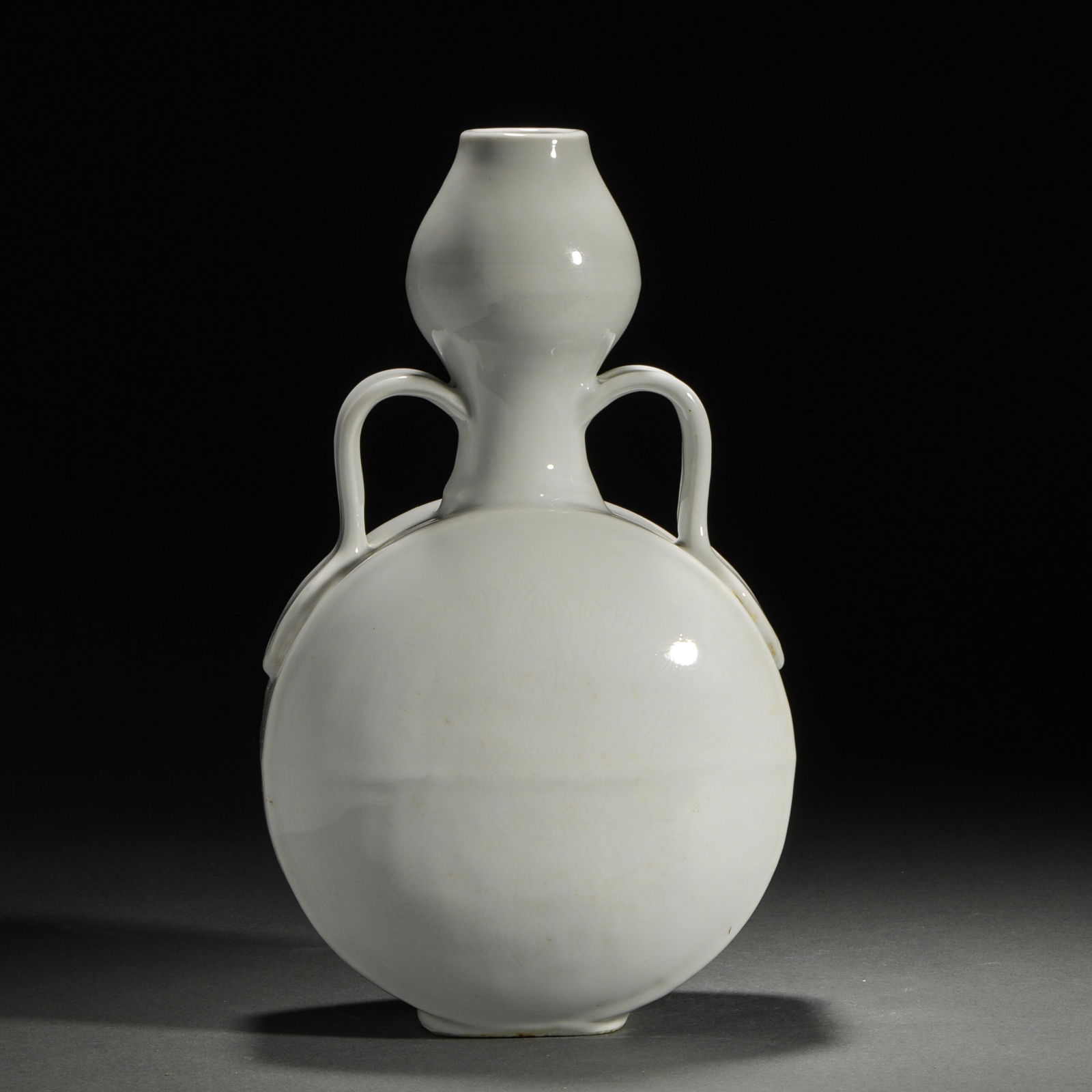 MING DYNASTY MOON WHITE GLAZE GOURD BOTTLE WITH TWO EARS Dec 21, 2022