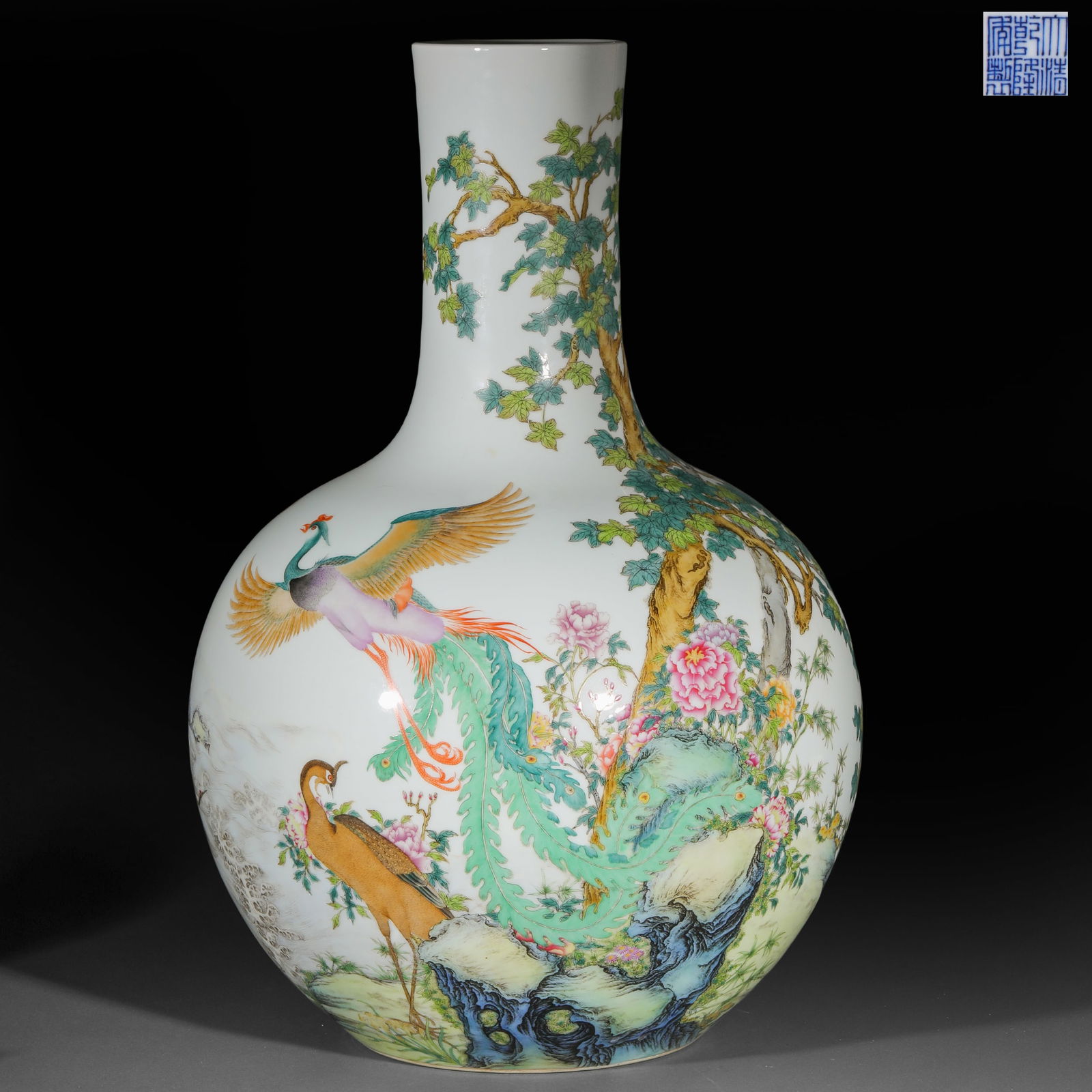 Qing Dynasty pastel flower and phoenix pattern celestial sphere vase (1 of 15)
