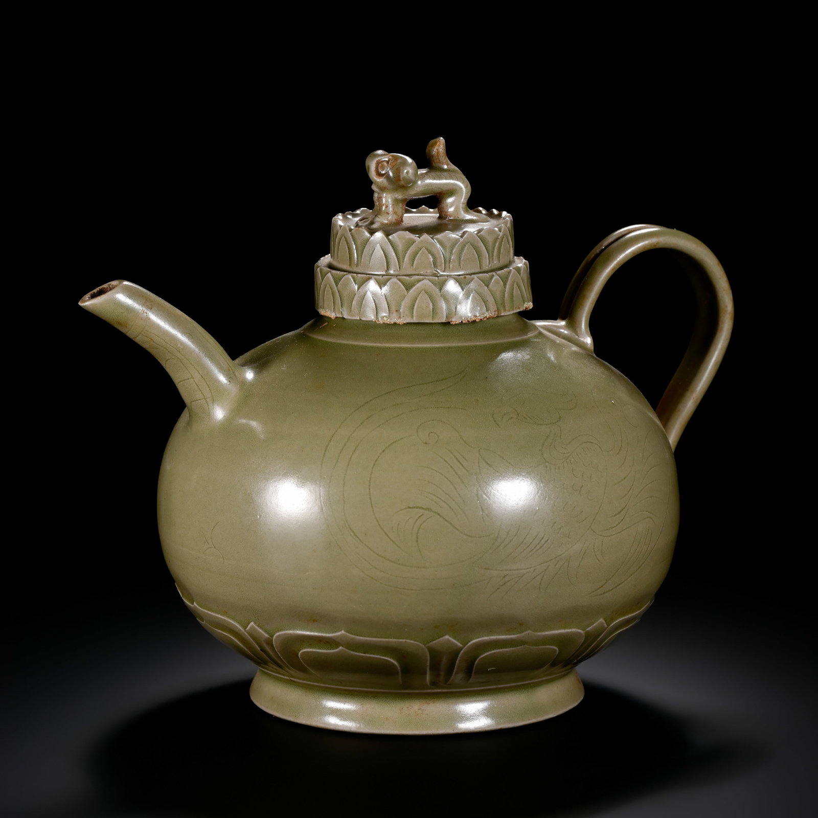 Pre-Ming Dynasty Yue Kiln Ewer (1 of 9)