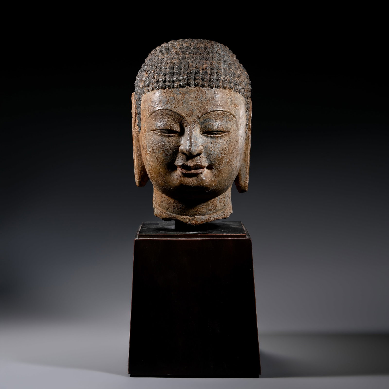 Pre-Ming Dynasty Blue Stone Buddha Head: H. 29cm.W.18cm.weight.18300grams