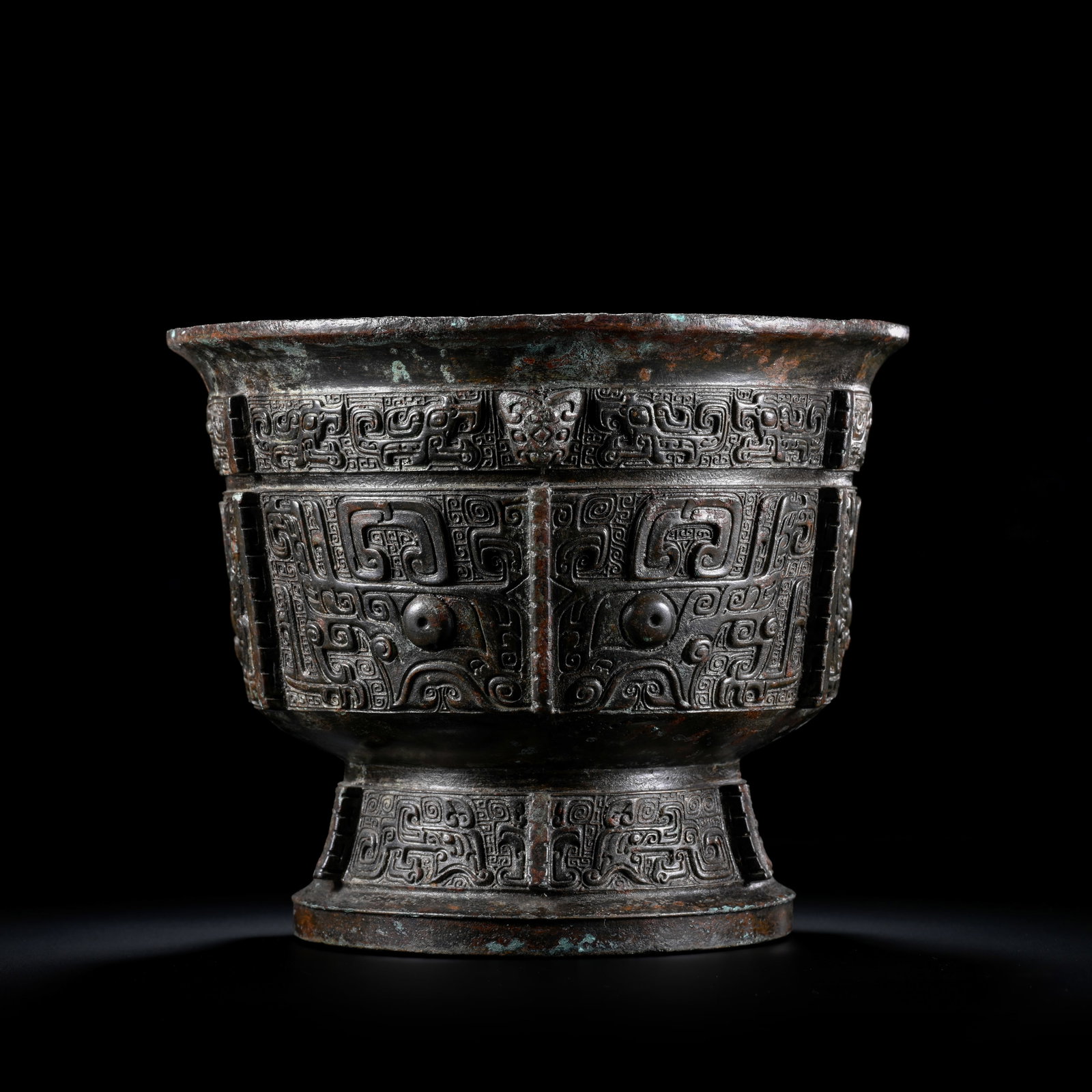 Pre-Ming Dynasty Bronze Beast-Face Pattern Gui Vessel: H. 17cm.W.21cm.weight.2320grams