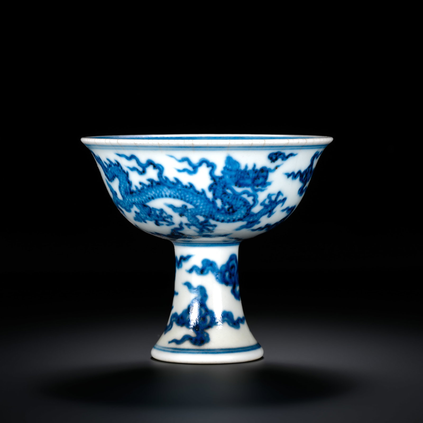 Qing Dynasty Underglaze Blue Dragon Pattern Stem Cup: H. 8.5cm.W.10cm.