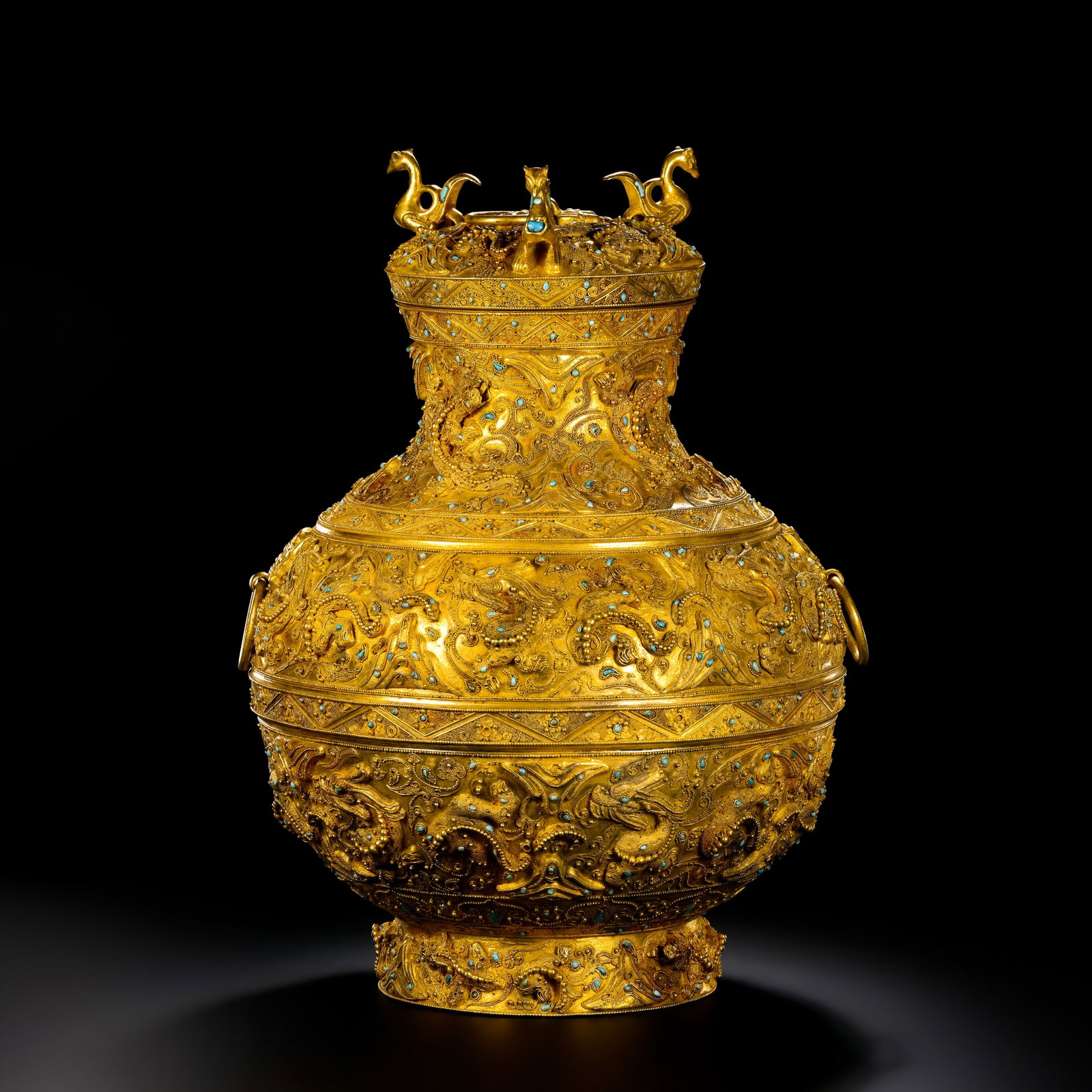 Pre-Ming Dynasty Gold Granulation Turquoise-Inlaid Covered Vase: H. 26cm.W.20cm.weight.1710grams
