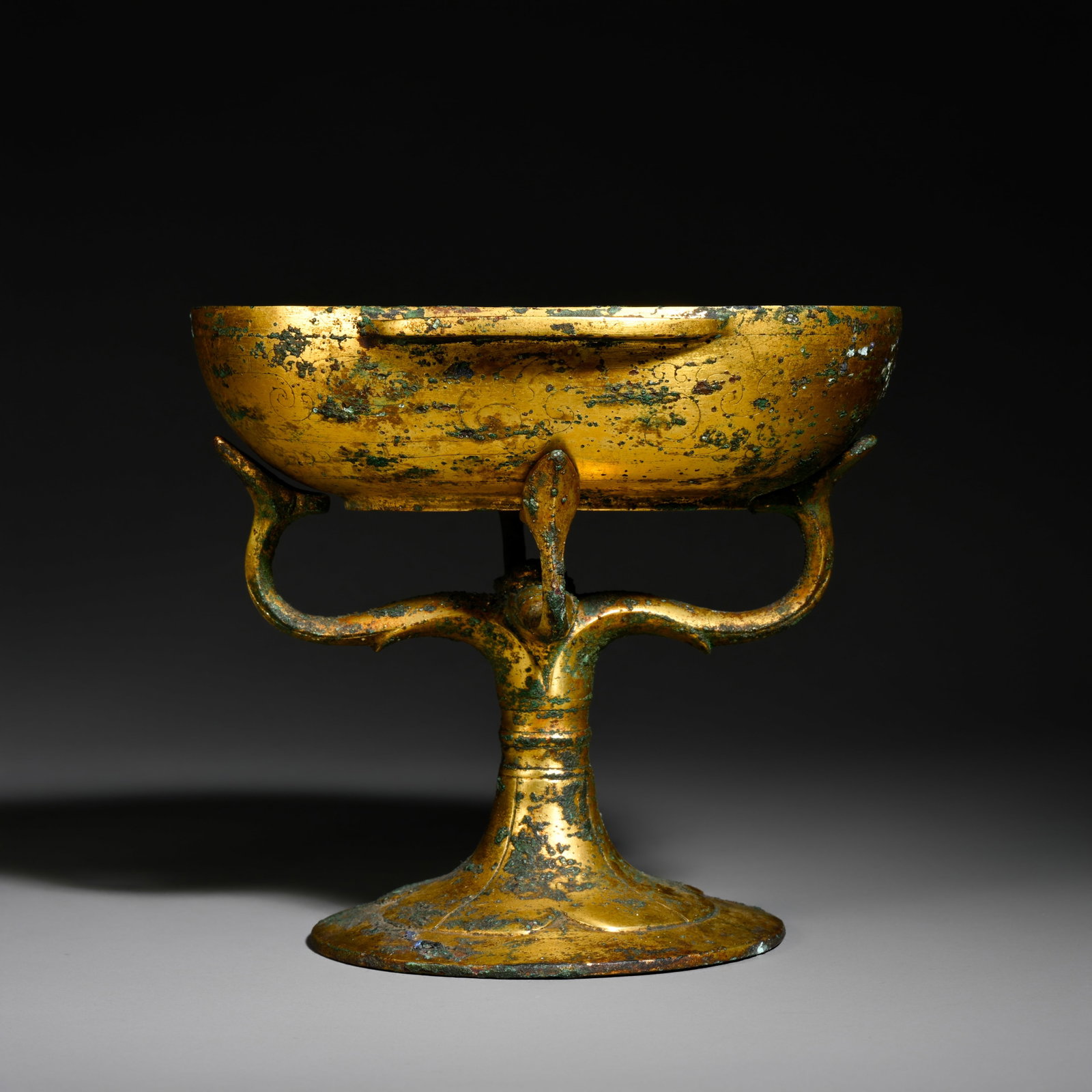 Pre-Ming Dynasty Gilt-Bronze Three-Leaf Supported High-Footed Dou Vessel: H. 13.5cm.W.16cm.weight.928grams