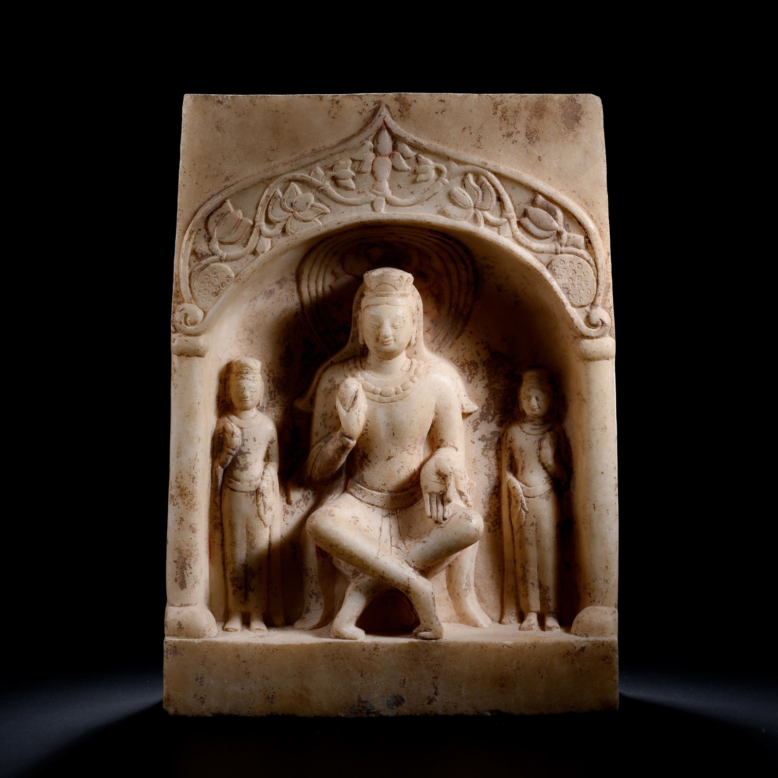 Pre-Ming Dynasty White Marble Buddhist Statue: H. 35cm.W.26cm.weight.16210grams