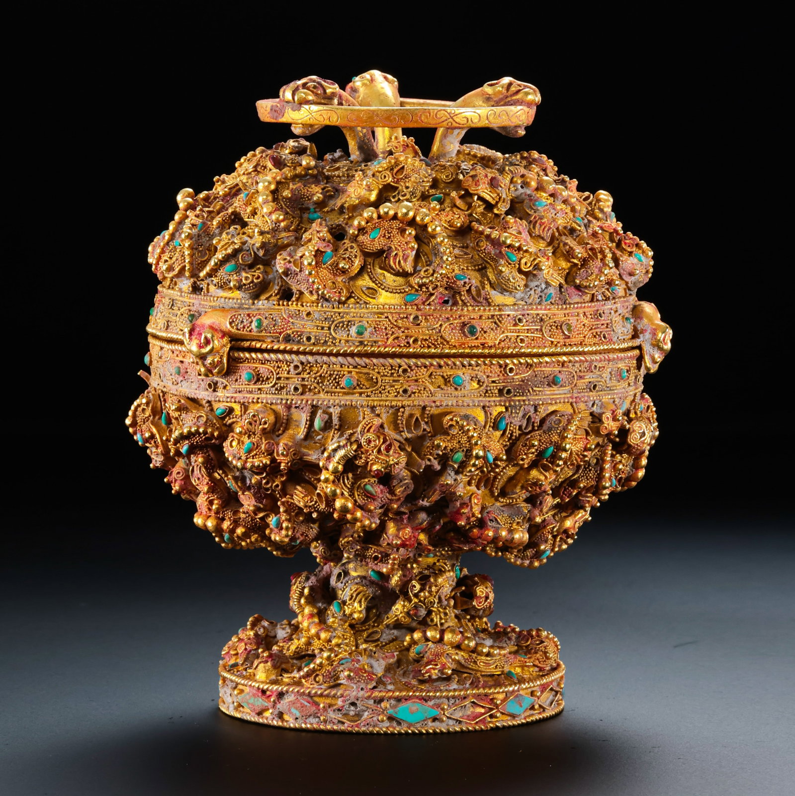 Pre-Ming Dynasty Gold Filigree Dragons Inlaid with Multi-Gems High-Footed Cover: H. 10.5cm.W.8.4cm.weight. 535grams