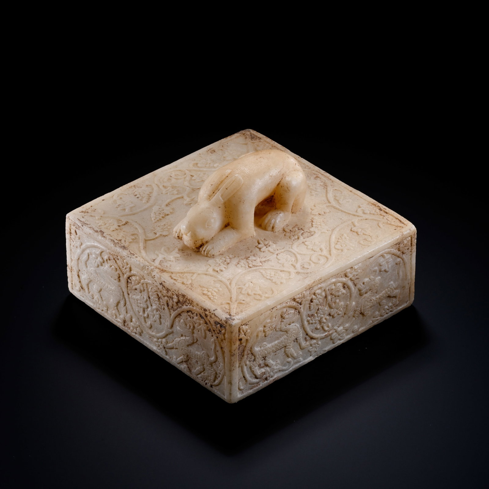 Pre-Ming Dynasty White Marble Rabbit-Finial Square Seal: H. 8cm.W.12cm.weight.2100grams