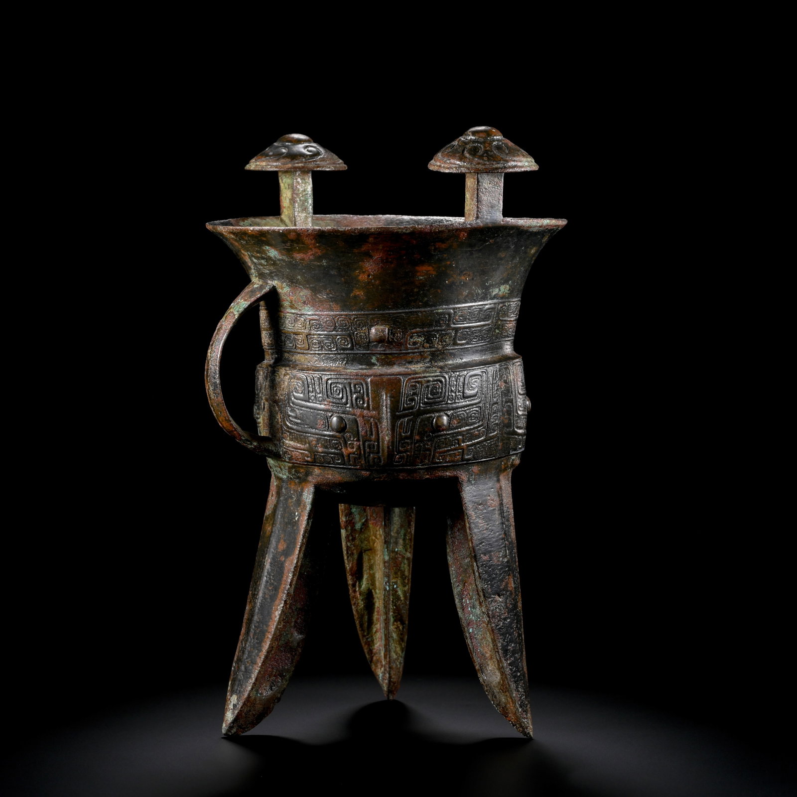 Pre-Ming Dynasty Bronze Jue Cup: H. 26cm.W.20cm.weight.1860grams