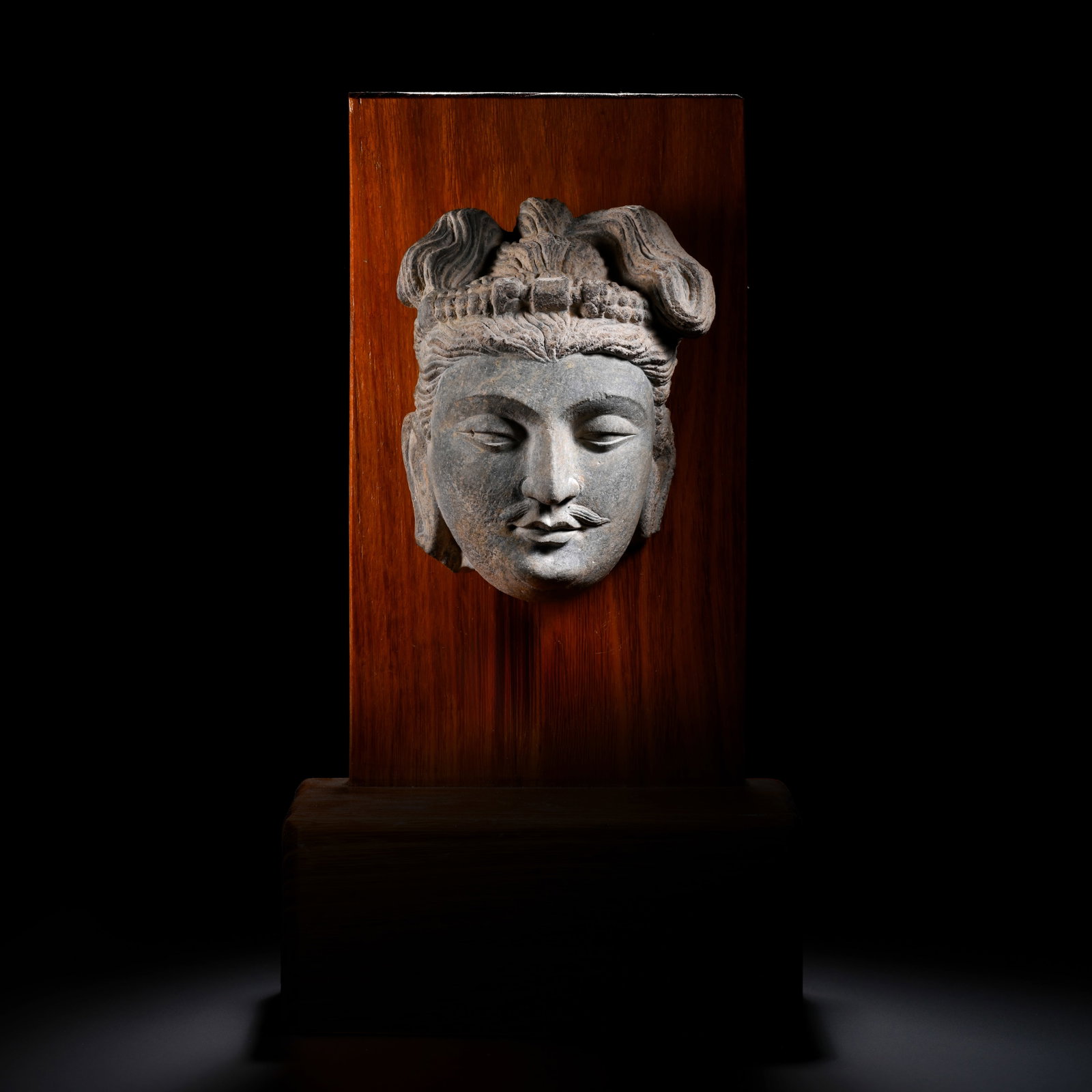Pre-Ming Dynasty Blue Stone Gandhara Figure: H. 14cm.W.11cm.weight.1764grams
