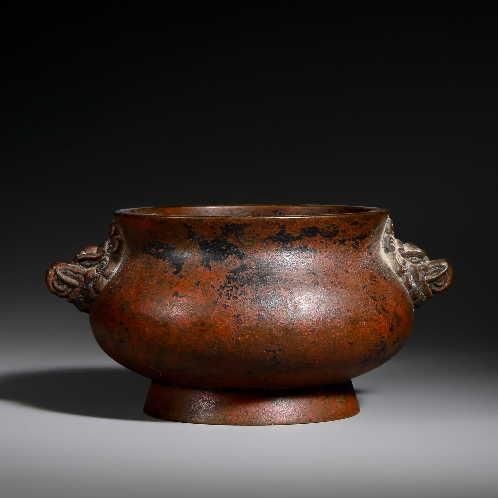 Xuande Period Beast-Head Bronze Incense Burner: H. 7cm.W.14.5cm.weight.970grams