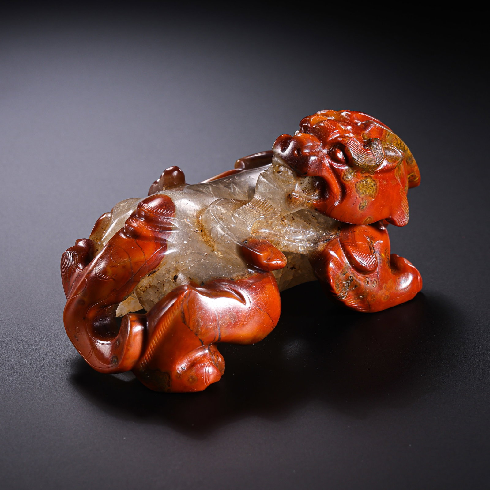 Pre-Ming Dynasty Warring States Red Agate Auspicious Beast Ornament: H. 4.3cm.W.8.8cm.weight.191grams