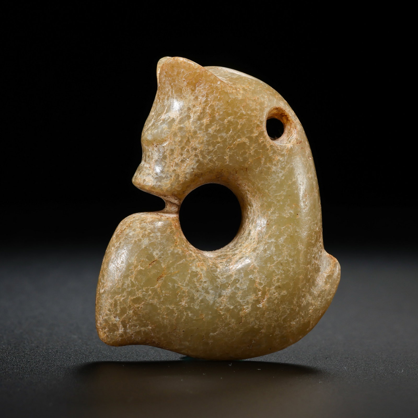 Pre-Ming Dynasty Hetian Jade Pig-Dragon Ornament: H. 4.5cm.W.3.5cm.weight.33grams