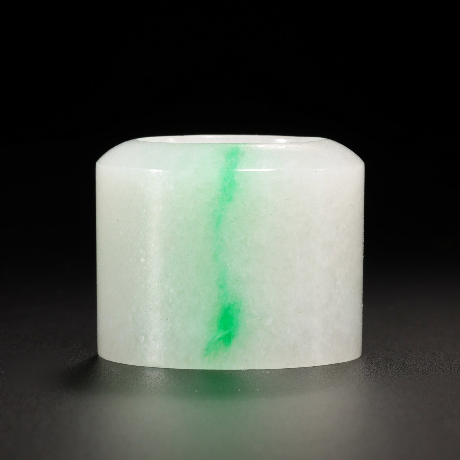 Qing Dynasty Jadeite Thumb Ring: H. 2.5cm.W.3cm.weight.34grams