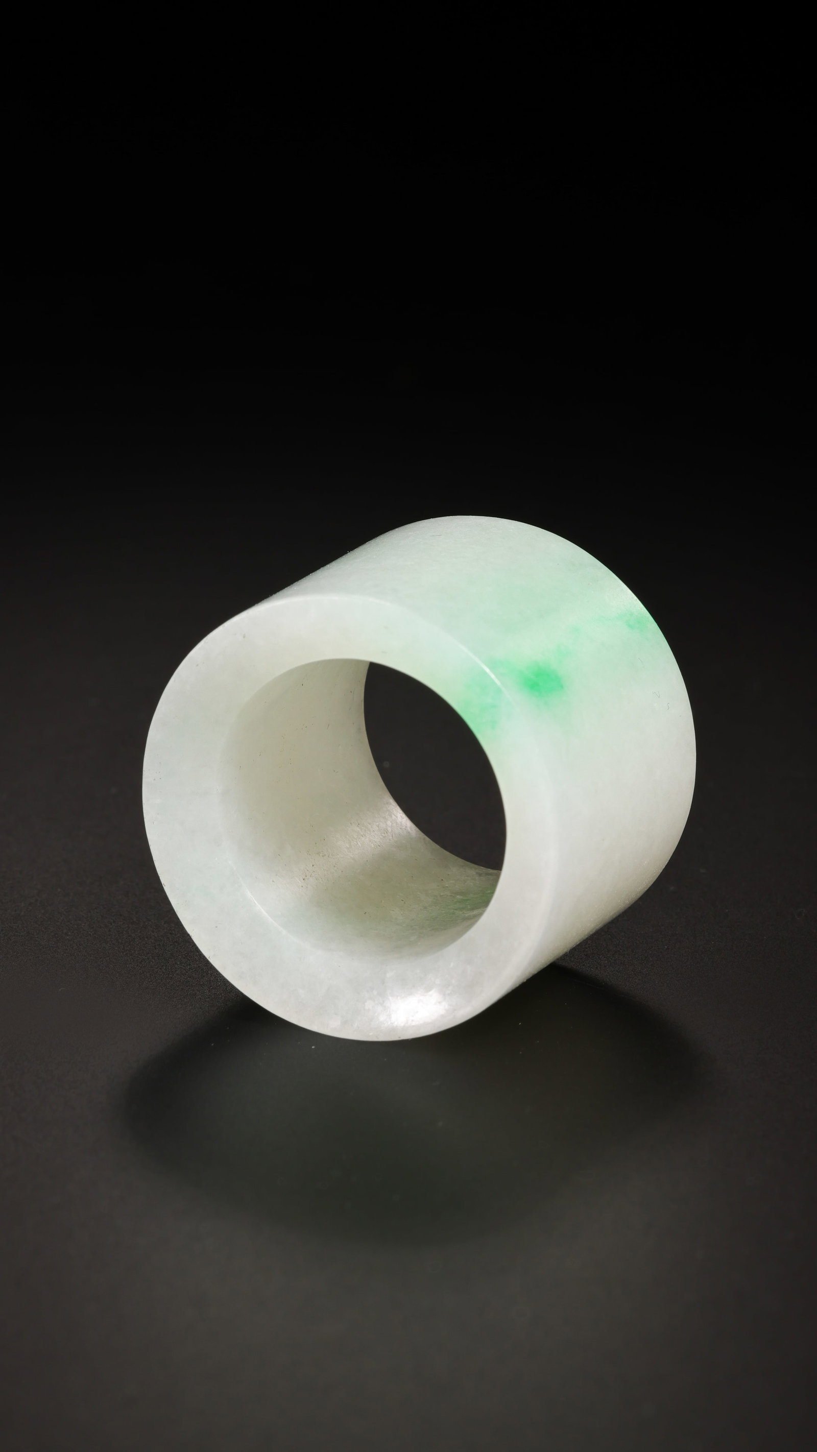 Qing Dynasty Jadeite Thumb Ring - 5