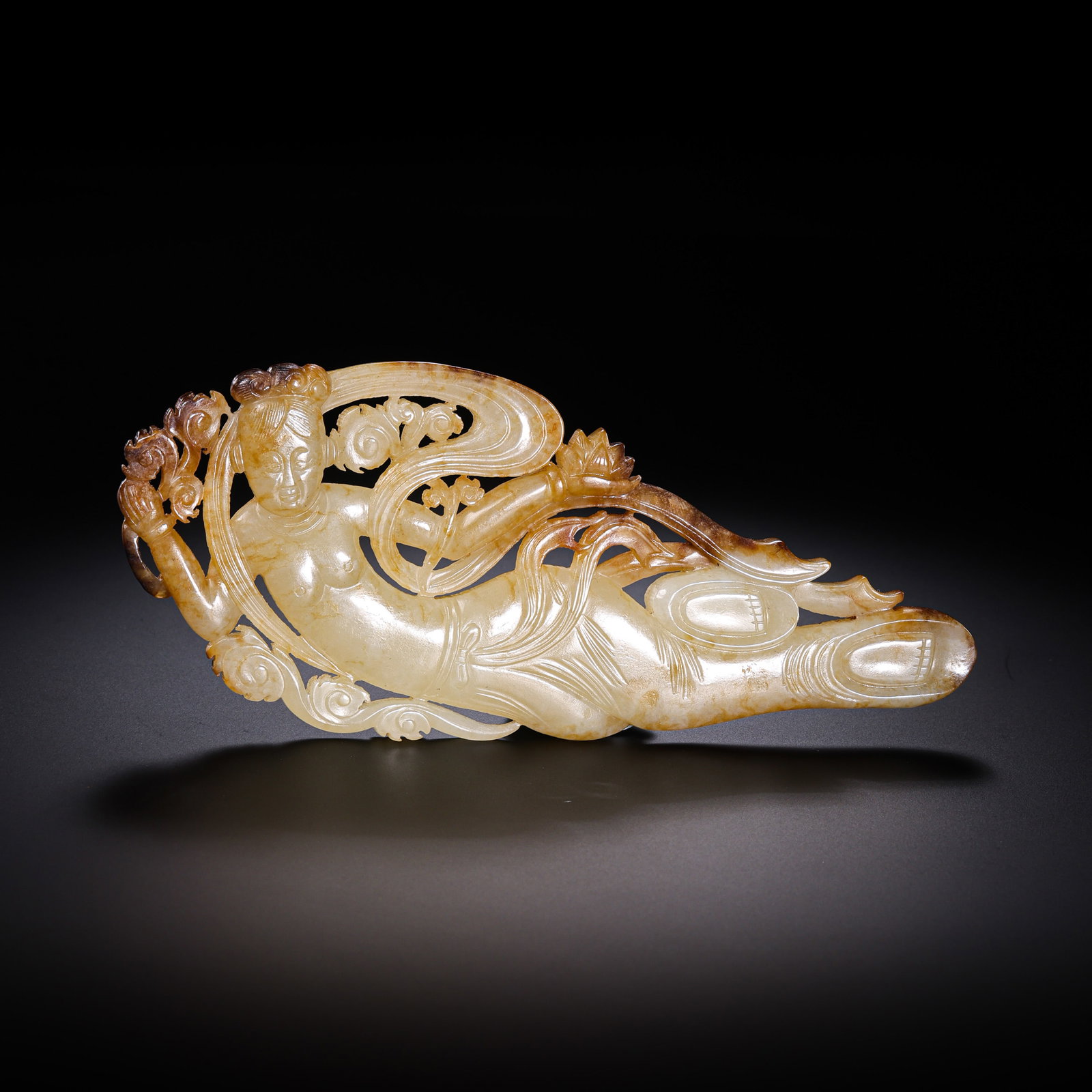 Pre-Ming Dynasty Flying Apsaras and Lady Ornament: H. 5.5cm.W.13cm.weight.79grams