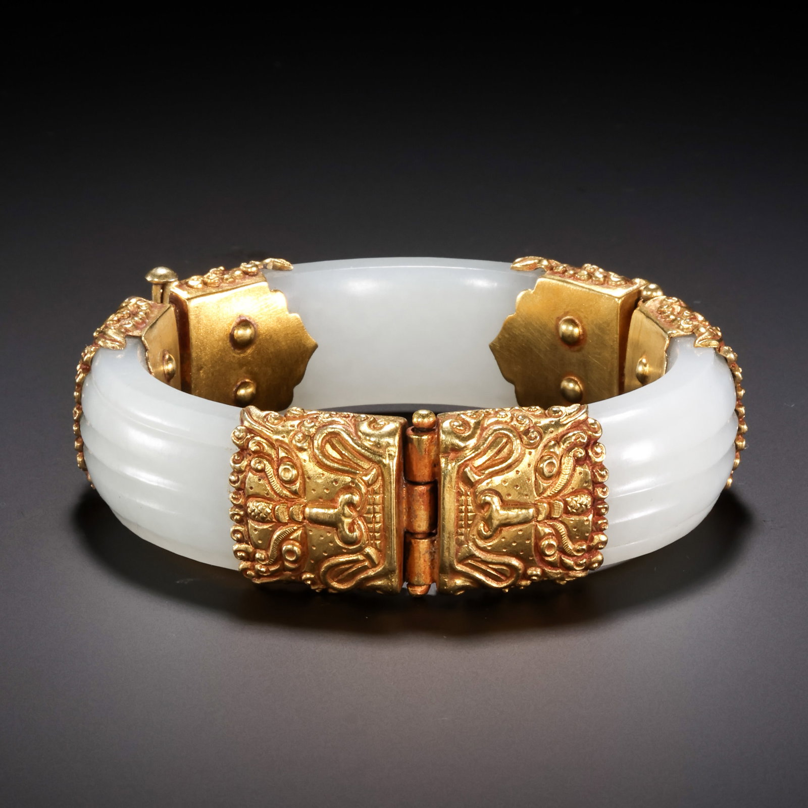 Qing Dynasty Hetian White Jade Gilded Beast-Face Pattern Openwork Bracelet: W.7.8cm.weight.119grams