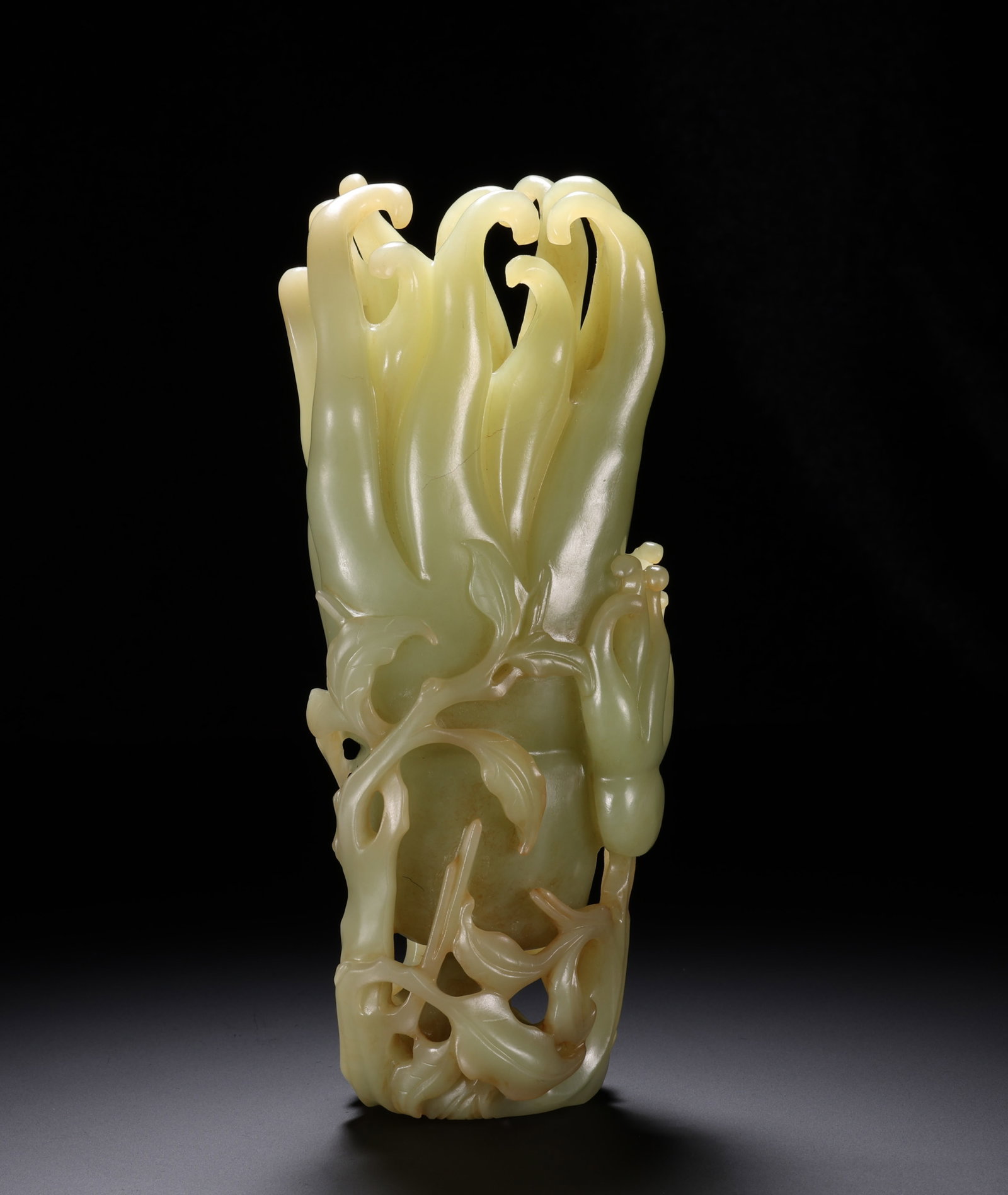 Qing Dynasty Yellow Jade Buddha's Hand (Citron) Ornament: H. 16cm.W.6.6cm.weight.555grams