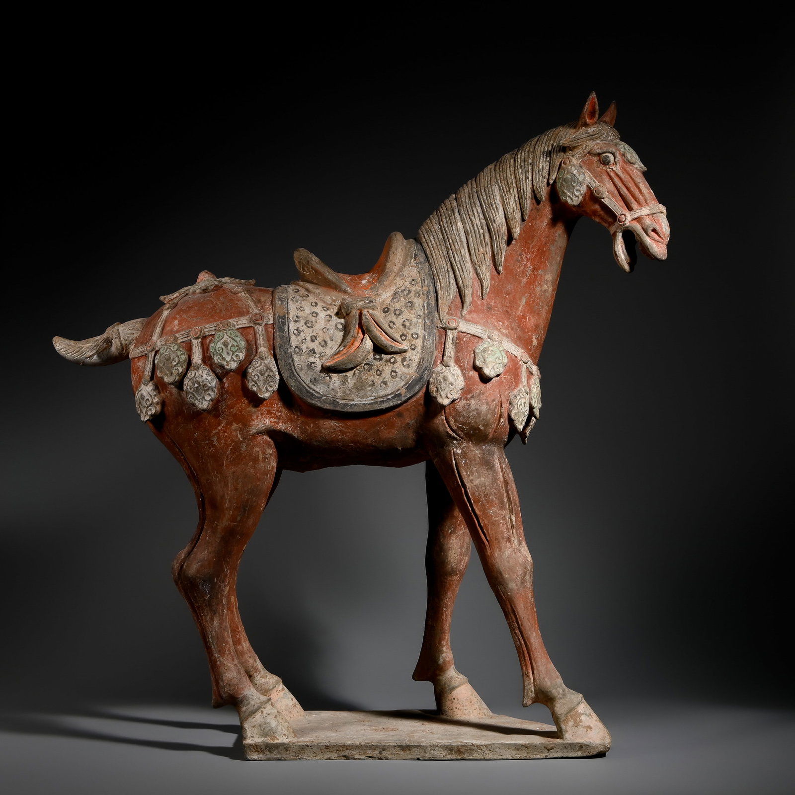 Pre-Ming Dynasty Painted Pottery Horse Ornament: H. 28cm.W.50cm.weight.9120grams